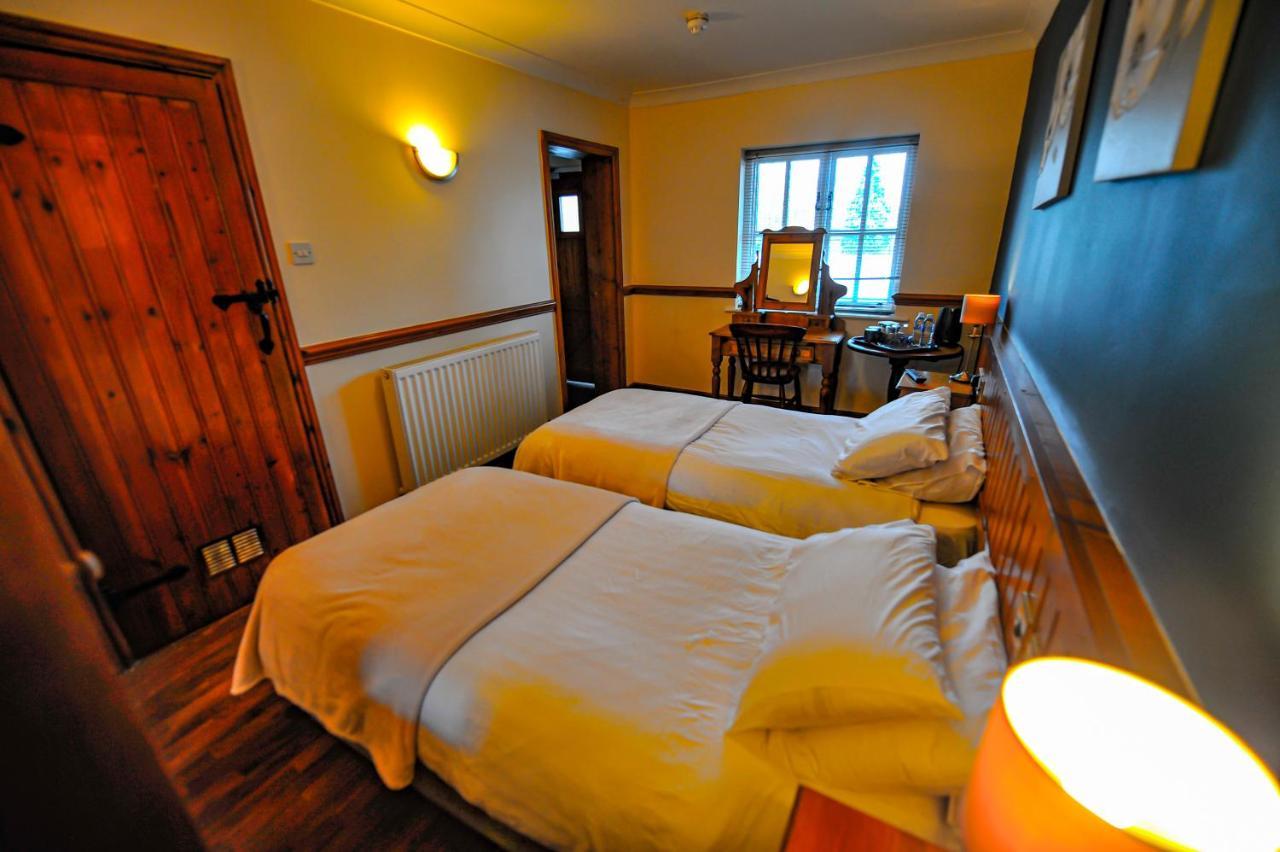 The Coachman Pub, Hartford, Room Only Hartford  ภายนอก รูปภาพ