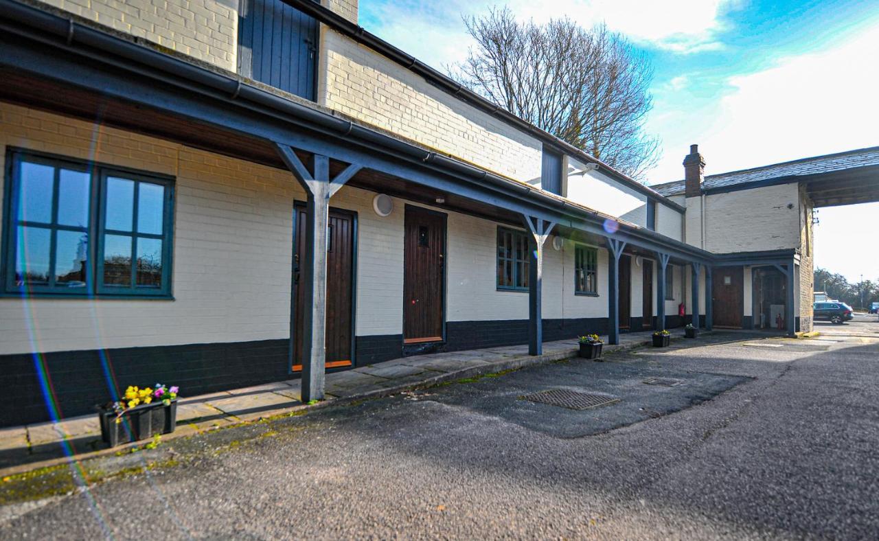 The Coachman Pub, Hartford, Room Only Hartford  ภายนอก รูปภาพ