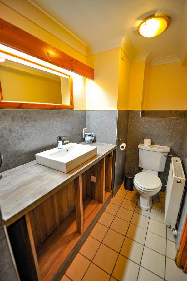The Coachman Pub, Hartford, Room Only Hartford  ภายนอก รูปภาพ