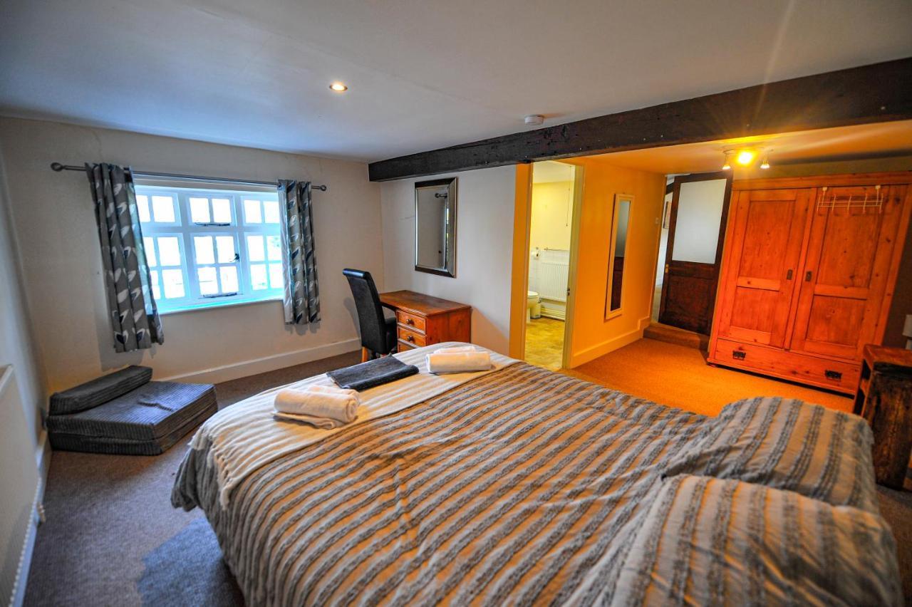 The Coachman Pub, Hartford, Room Only Hartford  ภายนอก รูปภาพ